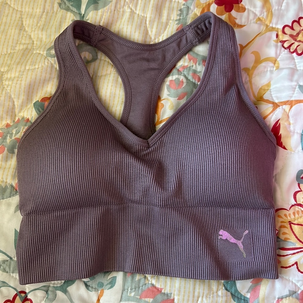 Light purple/pink puma sports bra